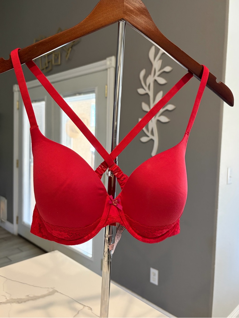 Vs Women’s Red Push-Up Bra with Lace Trim